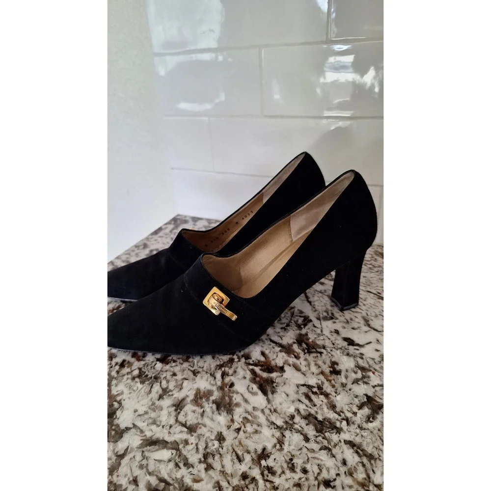 St John Black Suede Block Heel Pumps Square Toe Gold Logo Made in Italy 7.5 B